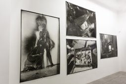 Otto Muehl, Ausstellungsansicht, Materialaktion Nr. 15, O Tannenbaum, 1964, Fotos Marc Adrian, Copyright: Archives Muehl, Paris, Zürich; Konzett Gallery, Wien