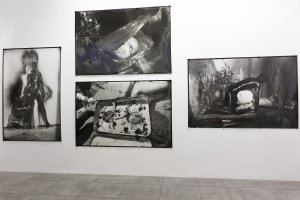 Otto Muehl, Ausstellungsansicht, Materialaktion Nr. 15, O Tannenbaum, 1964, Fotos Marc Adrian, Copyright: Archives Muehl, Paris, Zürich; Konzett Gallery, Wien