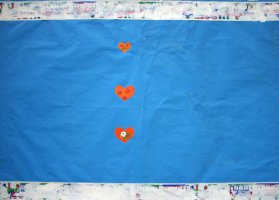 005_Franz_West_Blaues_Lackbild_mit_Herzen_1973_Collage_60x90cm.jpg