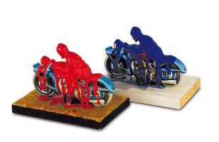 001_Dieter_Roth_Motorradfahrer_1969_Blechspielzeug_Acrylfarbe_12x17x11cm.jpg