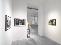 Installation view_WIR TRETEN ZURÜCK_Konzett Gallery_2019; photo: Sandro E.E. Zanzinger