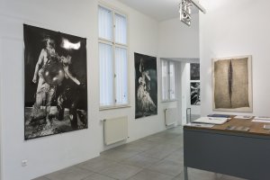 Otto Muehl, exhibition view, Materialaktion Nr. 5, Verschnürung eines weiblichen Körpers, photos by Franz Hubmann, Copyright: Archives Muehl, Paris, Zürich; Konzett Gallery, Wien