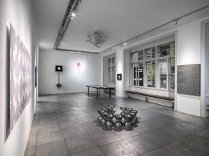 Aussstellungsansicht, Hofstetter Kurt, EIN HOCH dem Planet der Pendler, 19.11-1.12.2019, photo: Sandro E.E. Zanzinger