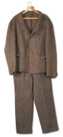 002_Joseph_Beuys_Filzanzug_1970_Filz_genaeht_170x60cm.jpg