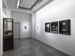 Aussstellungsansicht, Hofstetter Kurt, EIN HOCH dem Planet der Pendler, 19.11-1.12.2019, photo: Sandro E.E. Zanzinger