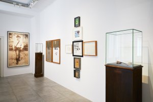 Ausstellungsansicht: JOSEPH BEUYS "Mit dummen Fragen fängt jede Revlution an", 17.03. - 18.06.2021, Foto: Lisa Rastl